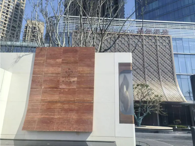 Sinusuportahan ng Blueway ang High-Altitude Swimming Experience sa Changsha Poly Juizhou Noya Hotel