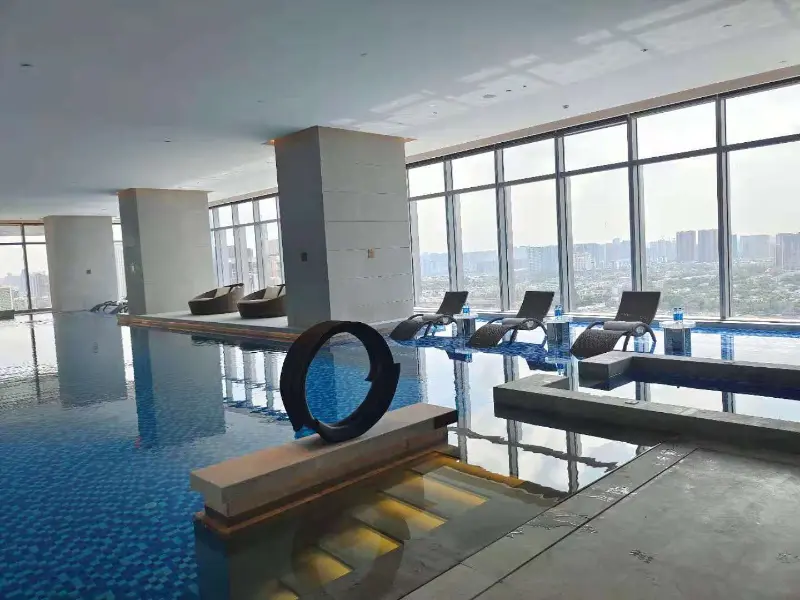 Ang Blueway Swimming Pool Heat Pump at Air Conditioner System ay Tinitiyak ang Buong Taon na Kaginhawahan sa Chengdu Bay Hotel Sky Infinity Pool